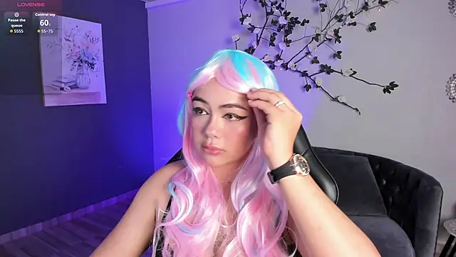 jasmincollin  online show from January 7, 2026, 1:41 am