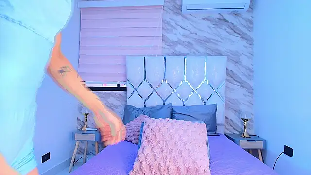 collet 1 online show from February 5, 2026, 12:54 pm