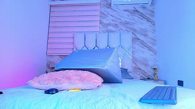 collet 1 online show from February 16, 2026, 12:01 pm