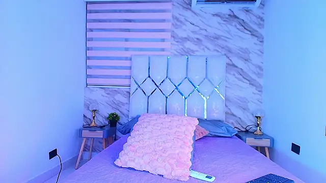 collet 1 online show from February 17, 2026, 12:01 pm