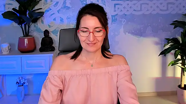 Snapshot of UnaTerra chatting on October 21, 2025, 9:21 am UnaTerra online show from October 21, 2025, 9:21 am