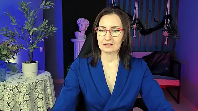 Snapshot of UnaTerra chatting on October 24, 2025, 5:26 am UnaTerra online show from October 24, 2025, 5:26 am