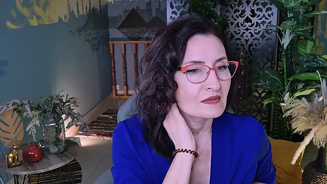 Snapshot of UnaTerra chatting on December 14, 2025, 5:24 am UnaTerra online show from December 14, 2025, 5:24 am