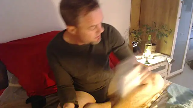 EdelHolz91 online show from March 9, 2026, 3:16 pm