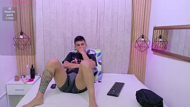 Snapshot of Kity_spiderr chatting on November 3, 2025, 12:28 pm Kity spiderr online show from November 3, 2025, 12:28 pm