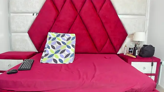 Snapshot of Kity_spiderr chatting on March 12, 2026, 12:33 pm Kity spiderr online show from March 12, 2026, 12:33 pm