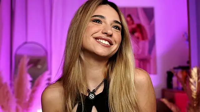 ItalianGirl online show from May 4, 2026, 6:48 pm