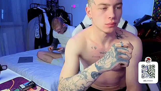 Snapshot of c10h15on1 chatting on March 7, 2026, 3:25 am c10h15on1 online show from March 7, 2026, 3:25 am