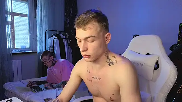 Snapshot of c10h15on1 chatting on March 11, 2026, 7:36 am c10h15on1 online show from March 11, 2026, 7:36 am