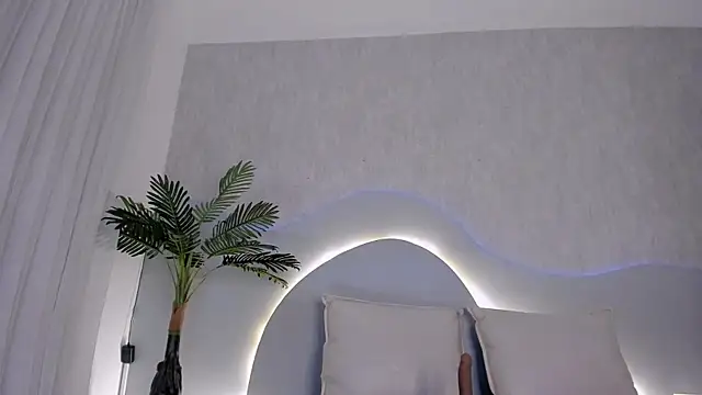 CannelaSmith online show from April 28, 2026, 7:41 pm