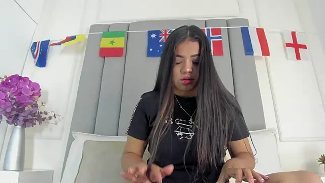 Snapshot of CannelaSmith chatting on June 20, 2026, 12:08 pm CannelaSmith online show from June 20, 2026, 12:08 pm