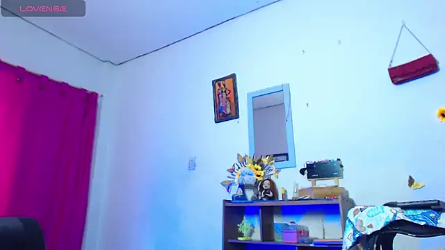 Snapshot of Sharasexy1 chatting on October 31, 2025, 4:52 pm Sharasexy1 online show from October 31, 2025, 4:52 pm