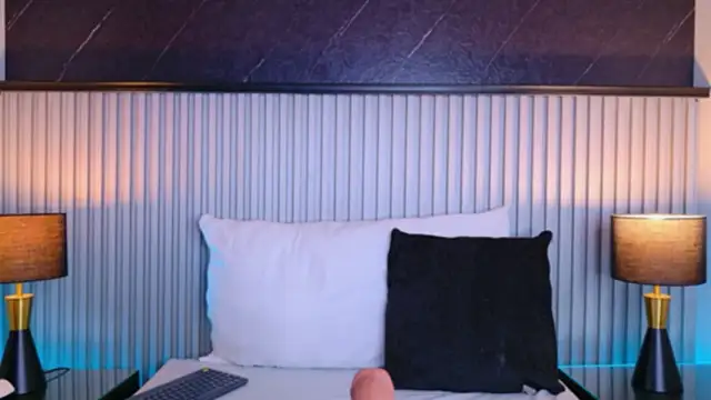 Meganreed  online show from June 11, 2026, 12:32 am