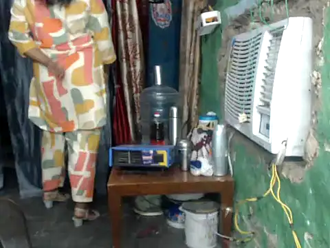 Snapshot of DearKimmi chatting on December 10, 2024, 4:49 pm DearKimmi online show from December 10, 2024, 4:49 pm