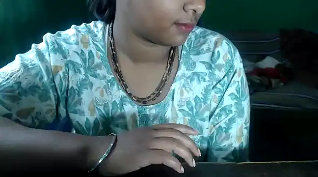 Snapshot of DearKimmi chatting on March 6, 2025, 6:48 pm DearKimmi online show from March 6, 2025, 6:48 pm