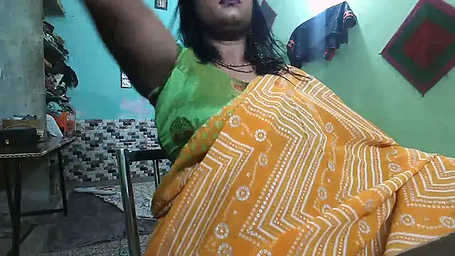 Snapshot of DearKimmi chatting on November 22, 2025, 3:33 pm DearKimmi online show from November 22, 2025, 3:33 pm