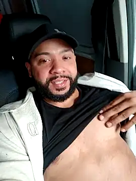 Snapshot of tripping385 chatting on September 16, 2025, 12:17 pm tripping385 online show from September 16, 2025, 12:17 pm