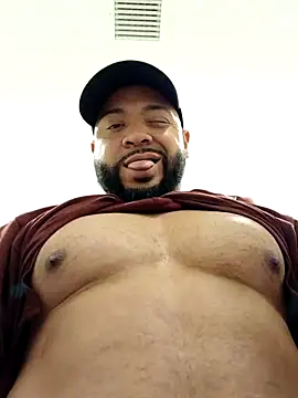 Snapshot of tripping385 chatting on September 22, 2025, 1:24 pm tripping385 online show from September 22, 2025, 1:24 pm