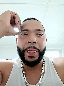 Snapshot of tripping385 chatting on September 24, 2025, 8:56 pm tripping385 online show from September 24, 2025, 8:56 pm