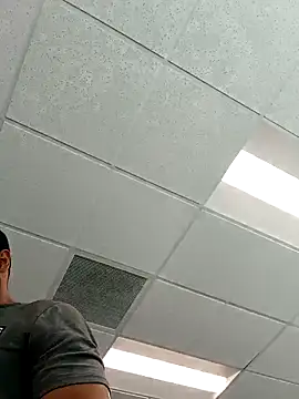 Snapshot of tripping385 chatting on October 9, 2025, 2:15 pm tripping385 online show from October 9, 2025, 2:15 pm