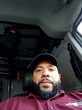 Snapshot of tripping385 chatting on October 21, 2025, 8:09 pm tripping385 online show from October 21, 2025, 8:09 pm