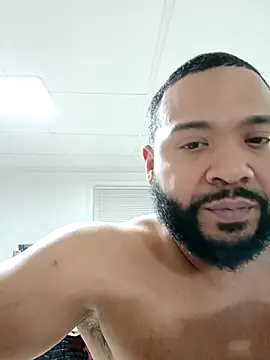 Snapshot of tripping385 chatting on October 24, 2025, 3:25 am tripping385 online show from October 24, 2025, 3:25 am