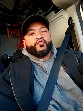 Snapshot of tripping385 chatting on October 27, 2025, 7:07 pm tripping385 online show from October 27, 2025, 7:07 pm