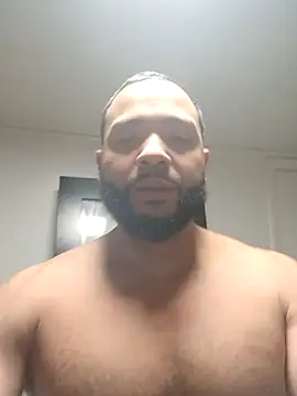 Snapshot of tripping385 chatting on November 12, 2025, 10:30 pm tripping385 online show from November 12, 2025, 10:30 pm