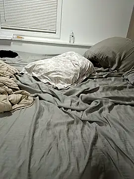 Snapshot of tripping385 chatting on November 20, 2025, 1:06 am tripping385 online show from November 20, 2025, 1:06 am