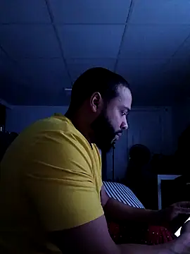 Snapshot of tripping385 chatting on December 5, 2025, 2:31 am tripping385 online show from December 5, 2025, 2:31 am