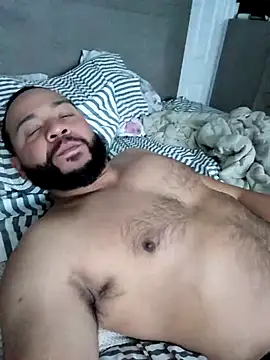 Snapshot of tripping385 chatting on December 17, 2025, 3:34 am tripping385 online show from December 17, 2025, 3:34 am