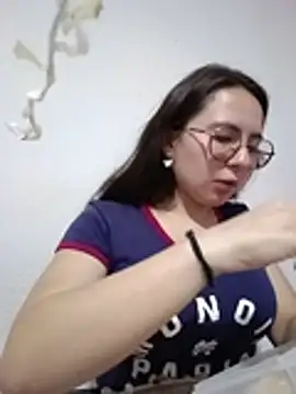 Bella Sumers online show from April 28, 2026, 6:13 pm