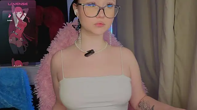 hornyprincess19 online show from October 23, 2025, 2:22 am