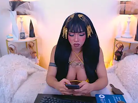 Snapshot of Alluring_Carmela chatting on February 6, 2026, 6:22 pm Alluring Carmela online show from February 6, 2026, 6:22 pm