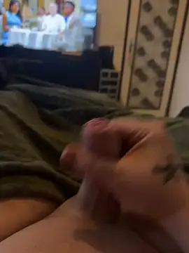 Snapshot of Badking9377 chatting on December 21, 2025, 2:24 pm Badking9377 online show from December 21, 2025, 2:24 pm