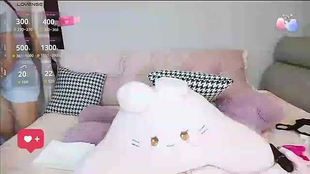 Snapshot of Diva_VVN chatting on May 29, 2026, 12:30 am Diva VVN online show from May 29, 2026, 12:30 am