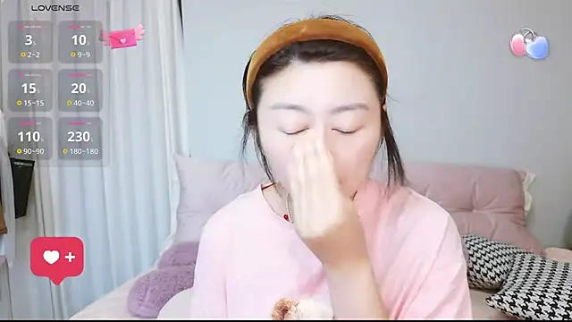 Snapshot of Diva_VVN chatting on June 4, 2026, 12:05 am Diva VVN online show from June 4, 2026, 12:05 am