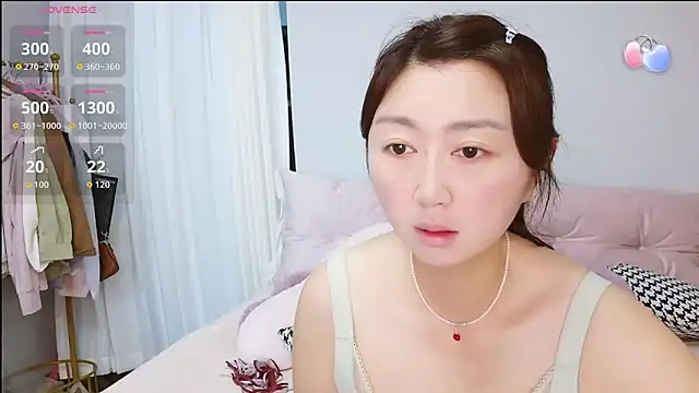 Snapshot of Diva_VVN chatting on June 6, 2026, 12:05 am Diva VVN online show from June 6, 2026, 12:05 am