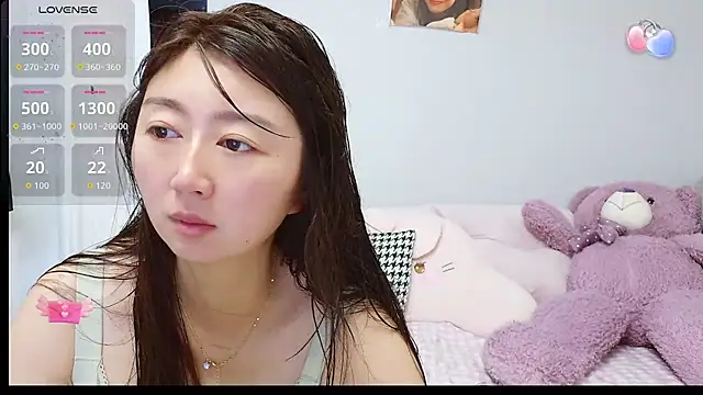 Snapshot of Diva_VVN chatting on July 13, 2026, 12:35 am Diva VVN online show from July 13, 2026, 12:35 am