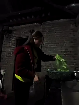 siki-00 online show from December 22, 2025, 11:40 am