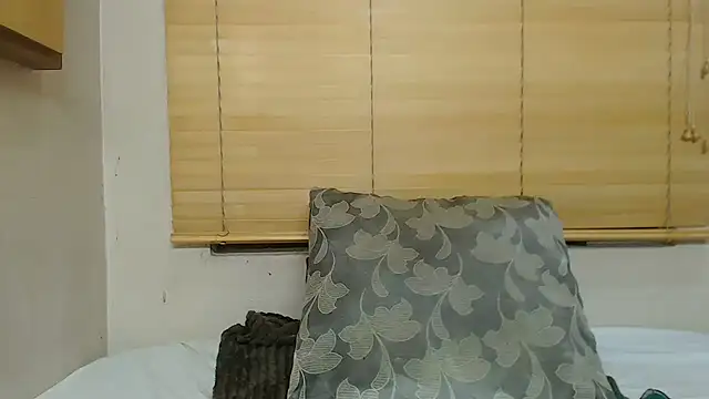 Treasurexmellom online show from May 11, 2026, 3:23 am
