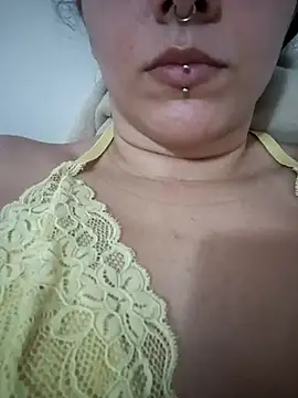 Snapshot of ApenasLys chatting on September 22, 2025, 10:23 pm ApenasLys online show from September 22, 2025, 10:23 pm