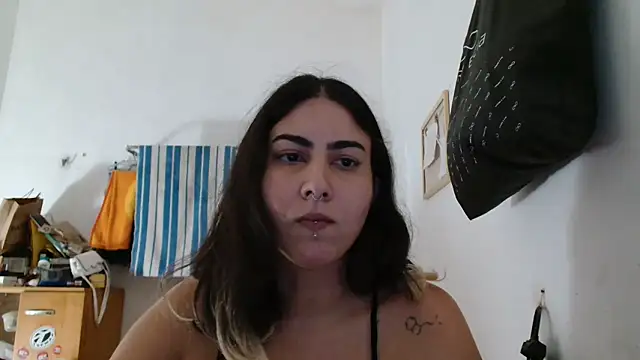 Snapshot of ApenasLys chatting on November 15, 2025, 8:38 pm ApenasLys online show from November 15, 2025, 8:38 pm