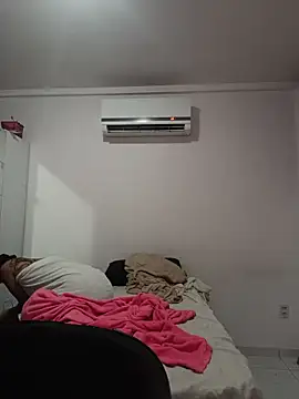 Snapshot of ApenasLys chatting on January 11, 2026, 6:24 pm ApenasLys online show from January 11, 2026, 6:24 pm