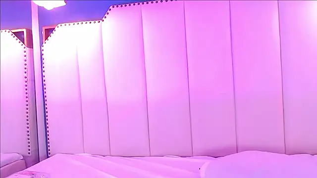 Snapshot of SophiaBloss chatting on October 10, 2025, 3:44 pm SophiaBloss online show from October 10, 2025, 3:44 pm