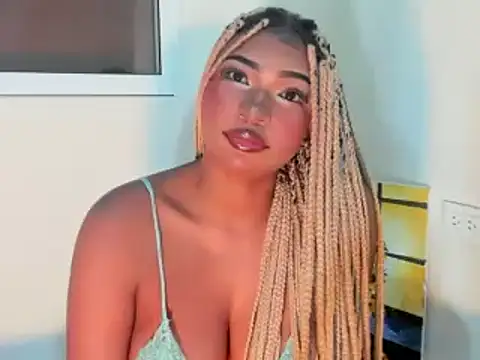 Snapshot of SophiaBloss chatting on June 10, 2026, 11:24 pm SophiaBloss online show from June 10, 2026, 11:24 pm