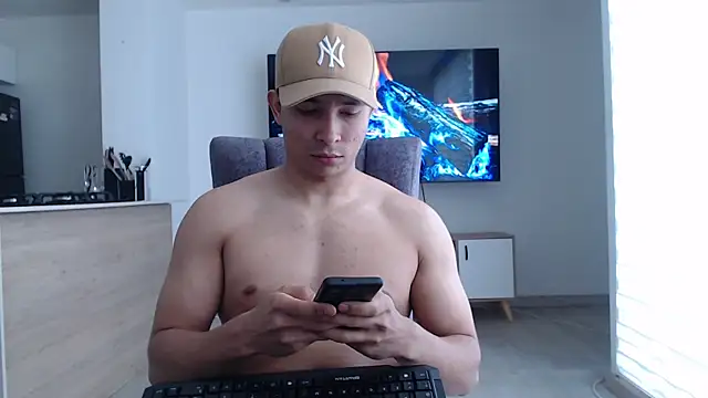 Snapshot of Auron_Demon01 chatting on October 2, 2025, 3:30 pm Auron Demon01 online show from October 2, 2025, 3:30 pm