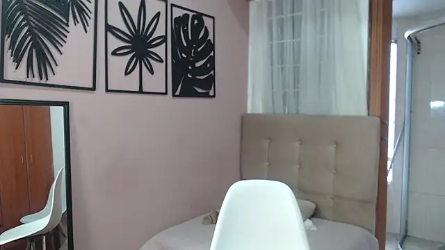 Snapshot of amara_rousse1 chatting on July 4, 2026, 1:06 pm amara rousse1 online show from July 4, 2026, 1:06 pm