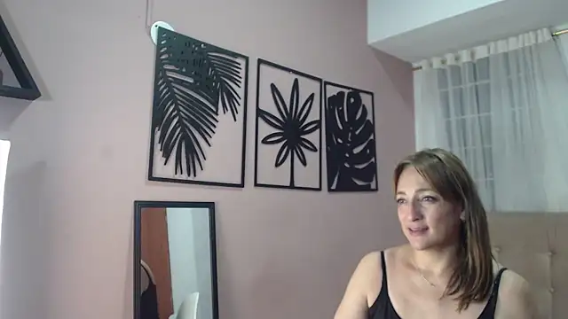 Snapshot of amara_rousse1 chatting on July 12, 2026, 1:02 pm amara rousse1 online show from July 12, 2026, 1:02 pm