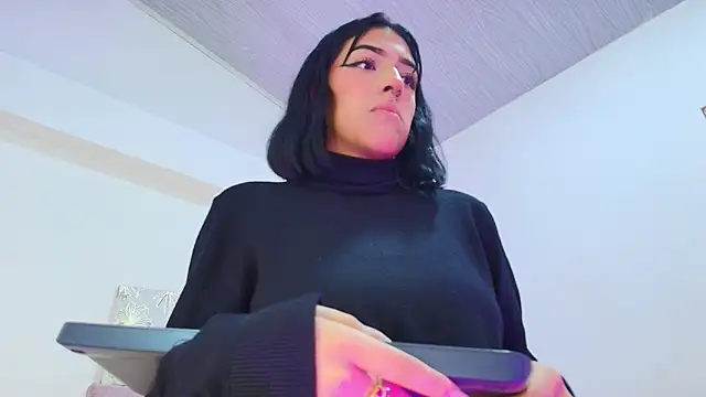 Dulce Bella  online show from March 6, 2026, 3:36 am